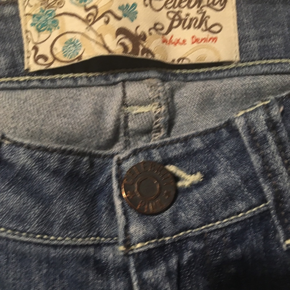 Celebrity Pink Distressed Jeans Size 3 - Picture 5 of 11
